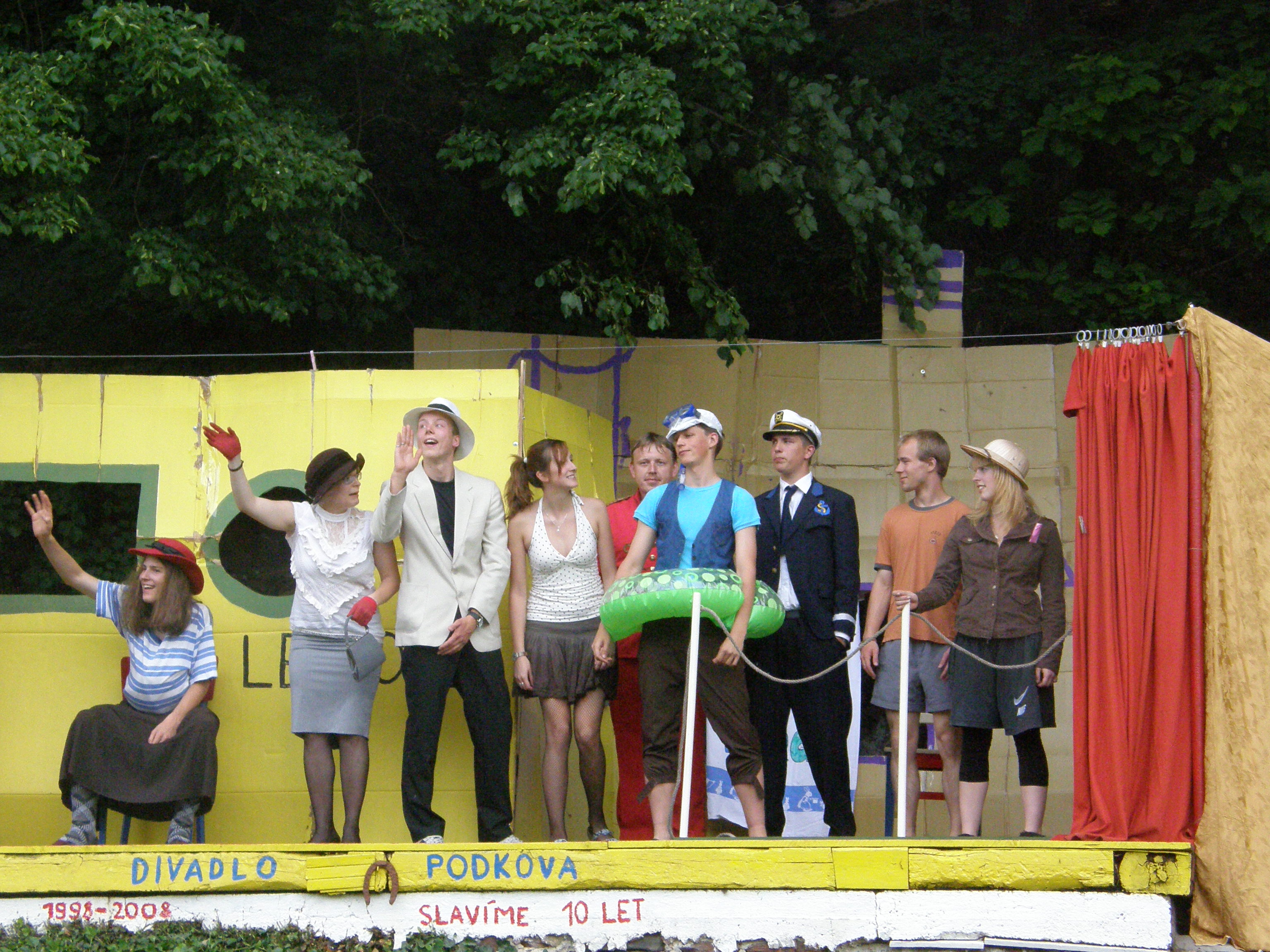 V roce 2008 v Josefově Huti vystoupil Divadelní soubor GOA Mariánské Lázně se hrou Titanik podle Ringo Čecha